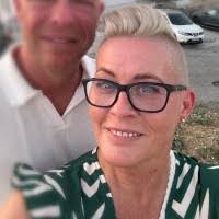 Lesley Summers's Instagram, Twitter & Facebook