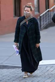 Laulja ja näitleja hilary duff , teatas, et ootab oma esimest last, tema hoki mängijaga sõlmitud abielu toodet, mike comrie. Hilary Duff Out And About In Brooklyn 01 28 2021 Hawtcelebs