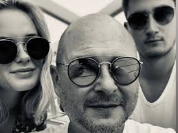 Epingle Sur News People