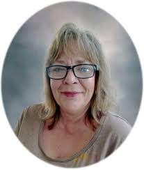 Amy Helfrich's Instagram, Twitter & Facebook