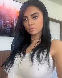 Alexa Mullen's Instagram, Twitter & Facebook