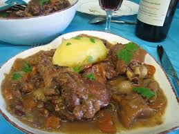 Recette Coq Au Vin Aux Cepes Facon Auvergnate Supertoinette Recette Coq Au Vin Recettes De Cuisine Recette Coq