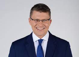Morawski stał się wzorem dla wielu pokoleń naukowców, a to co co w ostatnim czasie zrobiono z osobą pana morawskiego było niegodne. Wybory W Rzeszowie Kim Jest Marcin Warchol Kandydat Na Prezydenta Rzeszowa Wyksztalcenie Rodzina Kariera Program Wyborczy Super Express Wiadomosci Polityka Sport