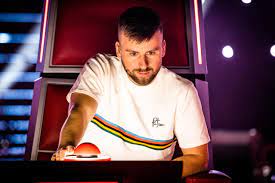Listen to music from tourist lemc like horizon, koning liefde & more. Tourist Lemc In The Voice Vergeleken Met Alex Callier Ka Het Belang Van Limburg Mobile