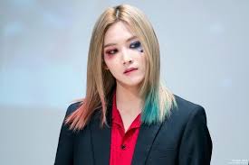 Long hair glasses wow perfection jeonghan seventeen glasses. In Case You Missed It Here S Seventeen S Jeong Han S Photos When He Dressed Up As Harley Quinn Channel K