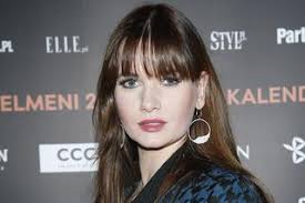 Maybe you would like to learn more about one of these? Karolina Malinowska O Malzenstwie Zdarza Sie Ze Talerze Leca Super Express Wiadomosci Polityka Sport