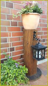Atemberaubende Holzbalken Qua Dekoration Am Eingang Dorn Holz Laterne Blumentopf Atemberaubende Blumentopf D Topfblumen Blumentopf Gartendekor