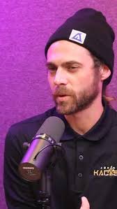 Beyond consistency, what makes a podcast valuable? 💡, Reuben Saltzman  reveals that success comes from being curious and interested in the topic,  and asking good questions. It's about having ...