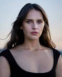 Rose Hadley's Instagram, Twitter & Facebook