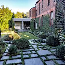 Learn how to pave a pathway with this step by step instruction guide from bunnings. Cost Of Pavers Paving Installation Cost 2020 Oneflare