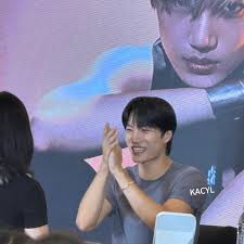 Pearl and I went to Akiu-Shrine located in the west part of Miyagi. Yuzu  and his mother have been here and worship the God years ago. This shrine  enshrines the god of