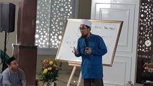 Biografi ustadz adi hidayat : Ustadz Adi Hidayat Jelaskan Hukum Main Tiktok Okezone Muslim