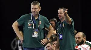 Egyik se illik hozzá szerintem, de ha választani kéne akkor vass. Fertozott Kozeg A Magyar Kezilabda Es Nincs Esely Az Ontisztulasra 24 Hu