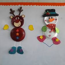 Rodolfo El Reno Y El Senor Munieco De Nieve Hecho De Material Reciclado Manualidades Navidenas Manualidades Renos Navidenos