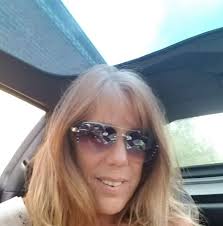 What time does the car parade start