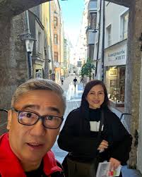 Snippets of our diy day tour at the Old Town Innsbruck. Check out the  Golden Roof behind me “The Goldenes Dachl or Golden Roof is a landmark  structure located in the Old