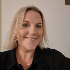 It was my absolute pleasure to present the Career Lead, Vicky Beech and  Head Matthew H.‏