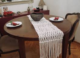 handgewebter makramee tischlaufer tischlaufer von wallknot auf etsy macrame table runner macrame furniture handmade home decor