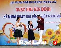 Dù không được gia đình hai bên ủng hộ nhưng anh phương vẫn kiên quyết cưới chị nhung. Báº¡c Lieu Binh DÆ°Æ¡ng Ca Mau HÆ°á»Ÿng á»©ng Ngay Gia Ä'inh Viá»‡t Nam 28 6
