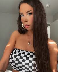 Emily Katherine's Instagram, Twitter & Facebook