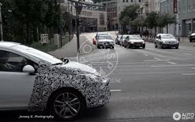 De vogel is geringd, maar kennelijk is men nog niet in staat geweest deze af te lezen. Opel Corsa 2014 1 September 2014 Autogespot