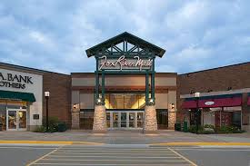 State of wisconsin, on the fox river, 100 miles (161 km) north of milwaukee. Shopping Mall In Appleton Wi Fox River Mall