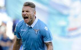 1995 erbauten mehrparteienhaus in der. Herunterladen Hintergrundbild Ciro Immobile 4k Italienischer Fussballspieler Portrat Lazio Italien Fussball Fur Desktop Kostenlos Hintergrundbilder Fur Ihren Desktop Kostenlos