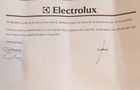 Mihai este un tanar muncitor care face facultatea la seral, care este talentat la muzica, face si scrima, dar care este indragostit de doua femei in acelasi timp. Negocieri La Electrolux Satu Mare Un Pas Inainte Doi PaÈi Inapoi