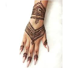 Modaya Uygun 2019 Hint Kinasi Dovme Modelleri Kiyafet Kombinleri Kinalar Hint Kinasi Mehndi Designs