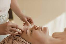 How To Earn Money As A Facialist - The Beauty Institute