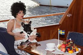 The incident occurred just before 10:00 p.m. 10 Inexplicable Pictures Of Lady Gaga And Her Dog On A Boat In Stockholm