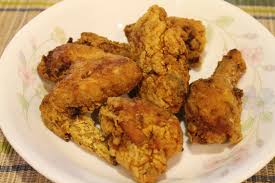 Celup ayam di dalam kuah percik dan panggang sehingga masak. Ayam Goreng Rangup Azie Kitchen