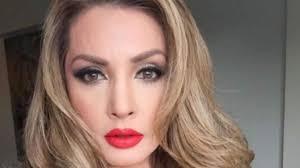 Su interés por el mundo del espectáculo la llevó a participar en el concurso de belleza señorita sinaloa realizado en 1990. Paty Navidad Asi Era La Guapa Actriz Cuando Gano El Certamen Senorita Sinaloa En 1990 El Heraldo De Mexico