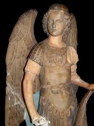 In quel momento l'arcangelo michele apparve sulla parte più alta del castello in tutto il suo splendore. Un San Michele Arcangelo Errante L Identita Di Clio