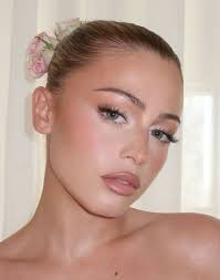 Leila Morrow (LeilaMargarettt)