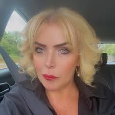 Looking for a plasterer to do stairs and landing. Any recommendations plz