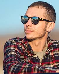 4 009 Vind Ik Leuks 36 Reacties Valeyellow46fanpage Valeyellow46fanpage Op Instagram Happy Summer Holidays To All Valentino Rossi Oakley Valentino