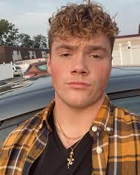 Derek Shanklin's Instagram, Twitter & Facebook