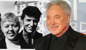 800 x 659 jpeg 301 кб. Tom Jones Wife How The Voice Uk Judge Met His Childhood