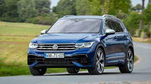 Von den kraftbetonten proportionen über die dynamische front mit ihrer präzisen linienführung bis zu den ausgeprägten schultern schärft die ausdrucksstarke silhouette den blick für. Vw Tiguan Update Auf Sport Und Stecker Kicker