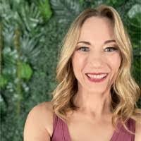 Sandra Millikin's Instagram, Twitter & Facebook