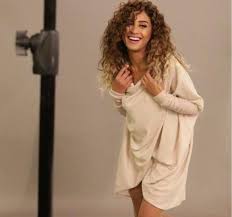 رقص دينا الشربيني على أغنية شوقنا أكتر شوقنا للنجم عمرو دياب Fashion Style 80s