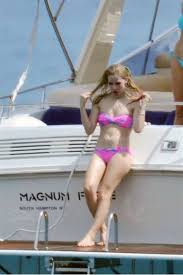 Typically, there's only one objective during these summer weekends, and that's to get as much sun as possible, wearing one of the barely there bikinis that are designed to maximize sun exposure and minimize tan lines. Image Result For Avril Lavigne Nn Tease Bikini Bikini Fotos Avril Lavigne