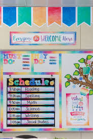 Calm And Colorful Classroom Decor Make Lovely Displays With A Whole S Elementary Classroom Decor Kindergarten Classroom Decor Elementary Classroom Decor Themes