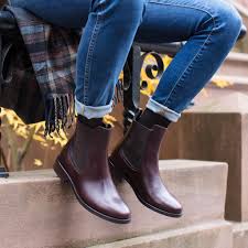Blundstone just released a new heeled chelsea boot for women. Duchess Brown Chelsea Boots Outfit Chelsea Boots Brown Chelsea Boots