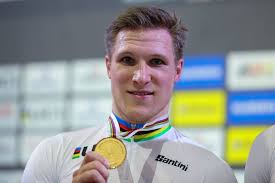 De vries, zijn eigen beveiliging en uiteraard de politiek. Baanwielrenner Hoogland Zit In Tirol Het Wedstrijdgevoel Is Helemaal Weg Sport Regionaal Tubantia Nl