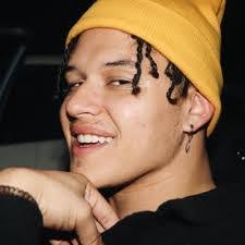 Matthew Hinds's Instagram, Twitter & Facebook