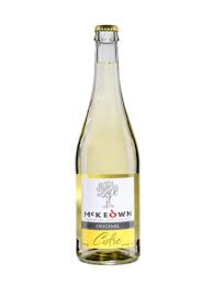 You will appreciate its mellow golden color, its aromas of fresh apple, its perfectly ripe pear flavours and peels of white fruit with a hint of vanilla. Mckeown Original Cider Terra Firma Brands