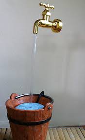 Ein sehr cooler springbrunnen oder zimmerbrunnen der als dekoration im haus oder. Weiva Der Schwebende Wasserhahn Zimmerbrunnen Illusion Ebay