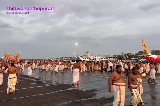 As the Arattu procession of Sree Padmanabhaswamy Temple made its sacred journey across our runway, it carried with it a deep connection to Kerala's heritage and devotion. At #ThiruvananthapuramAirpor